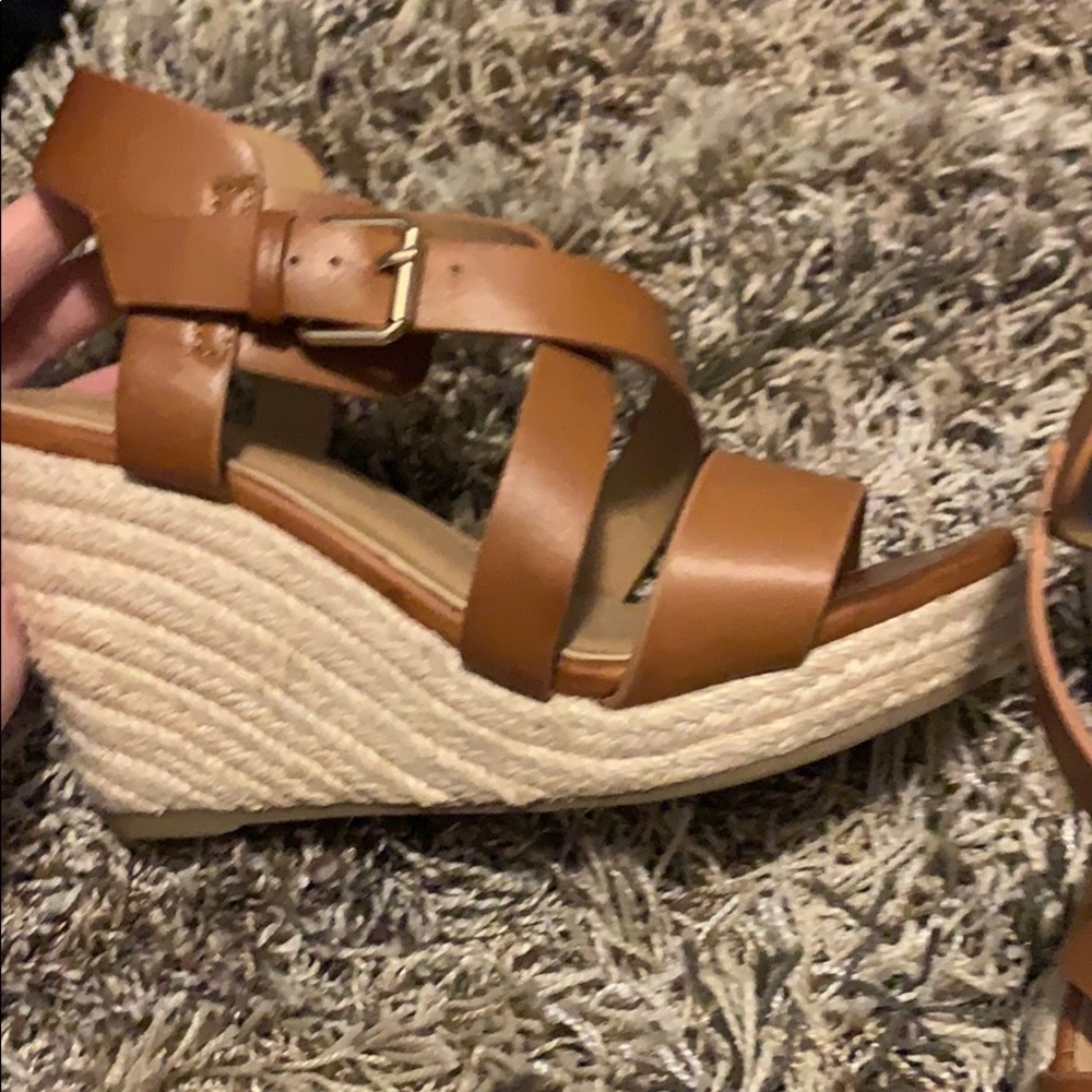 Super cute brown wedges - Picture 3 of 5